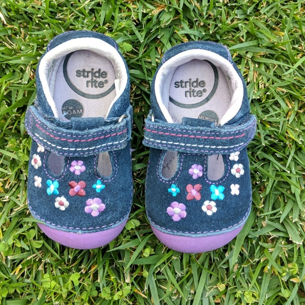 Girl's shoes